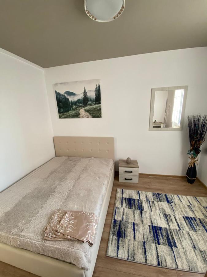 Apartment Place To *